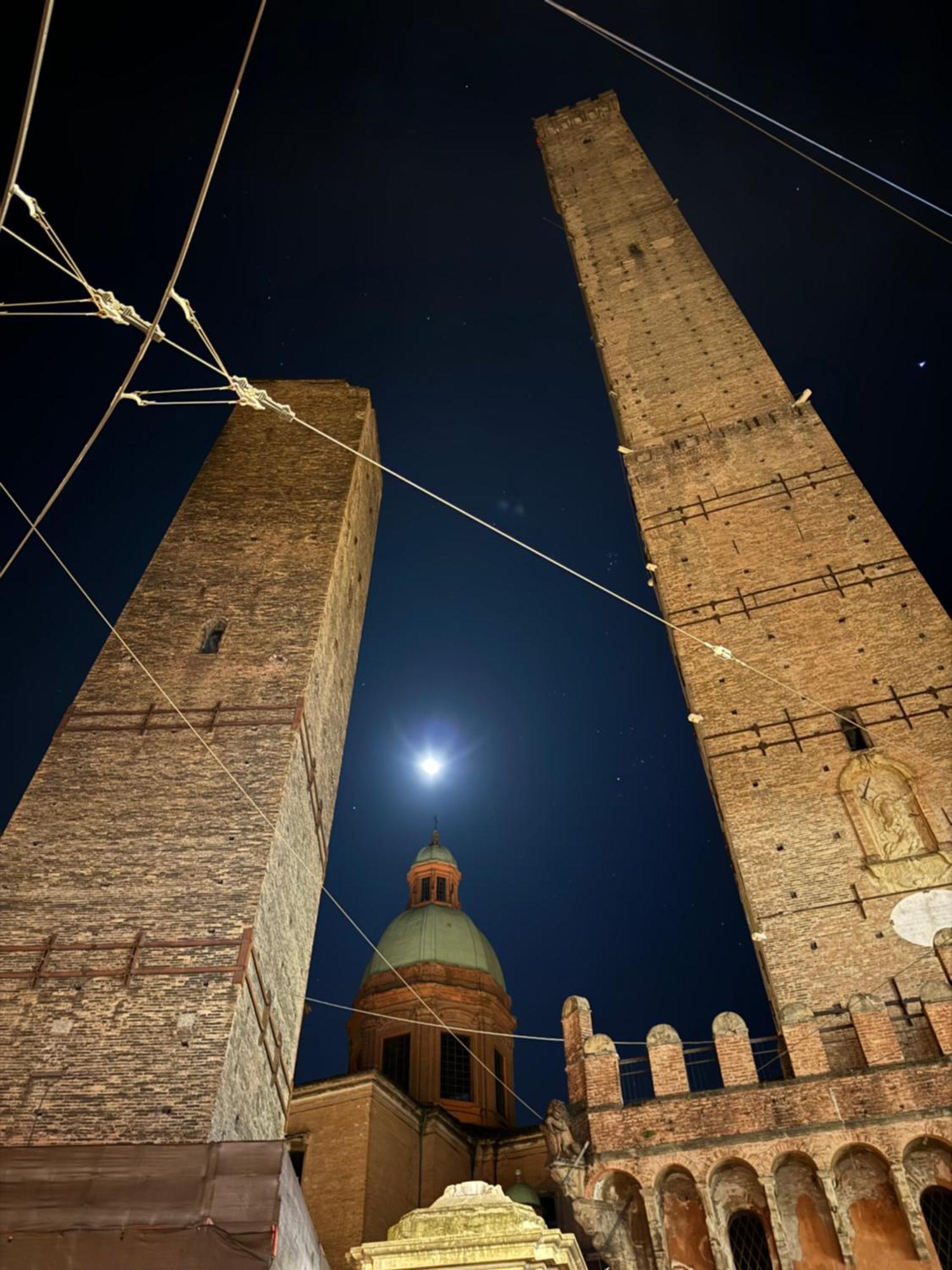 Historic E Comfort Suite - Locazione Semplice Bologna Bagian luar foto