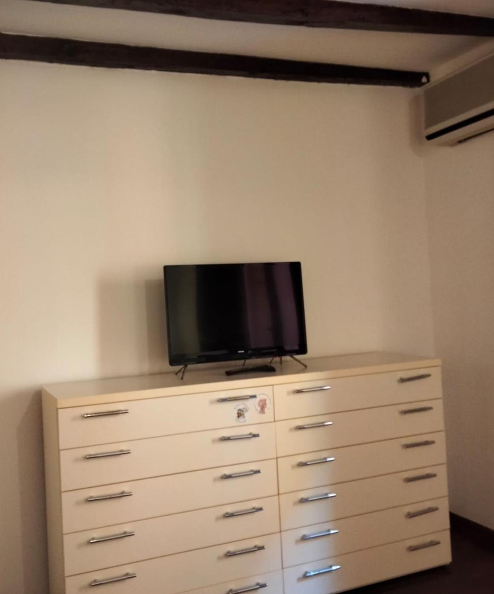 Historic E Comfort Suite - Locazione Semplice Bologna Bagian luar foto